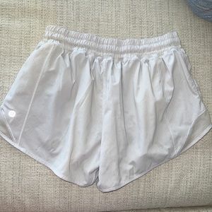 Lululemon Hotty Hot Shorts 4”